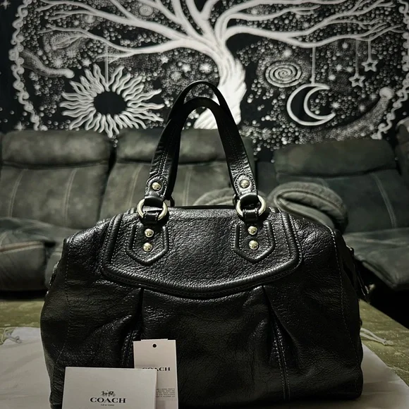 Vintage style Y2K Coach Black Leather Shoulder Bag with Silver Hardware handbag - Picture 10 of 17